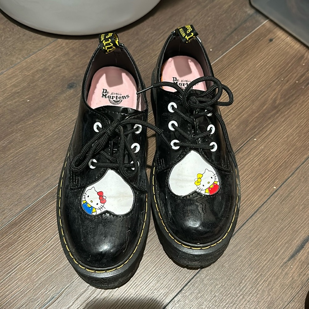 1461 WOMEN'S HELLO KITTY PLATFORM SHOES
